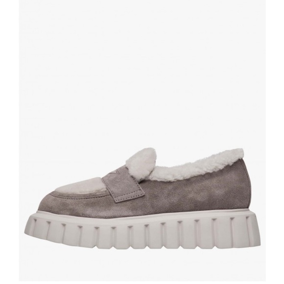 NWT VOILE BLANCHE GRENELLE MOK Fur
Suede And Wool Moccasins in Grey-Beige - Picture 1 of 15
